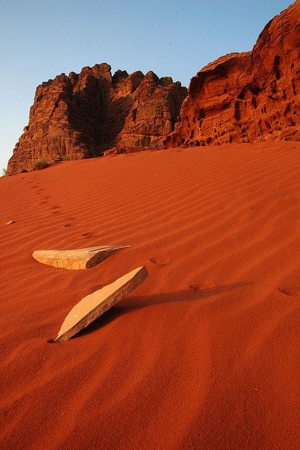 Imagen de un desierto de arena roja